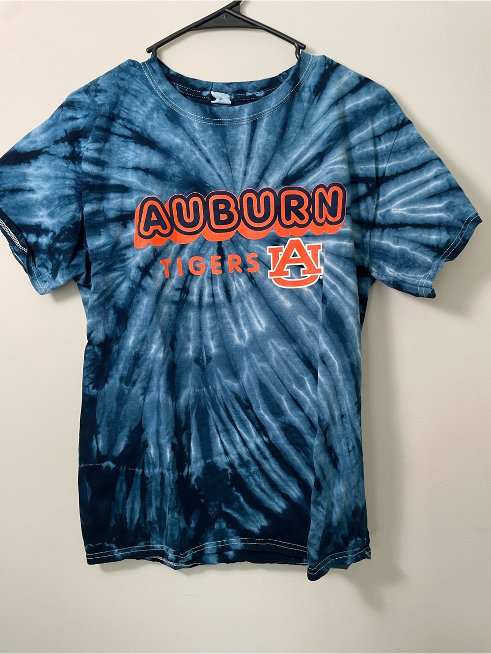 Hanes size M blue and white tie-dye Auburn Tigers Tshirt